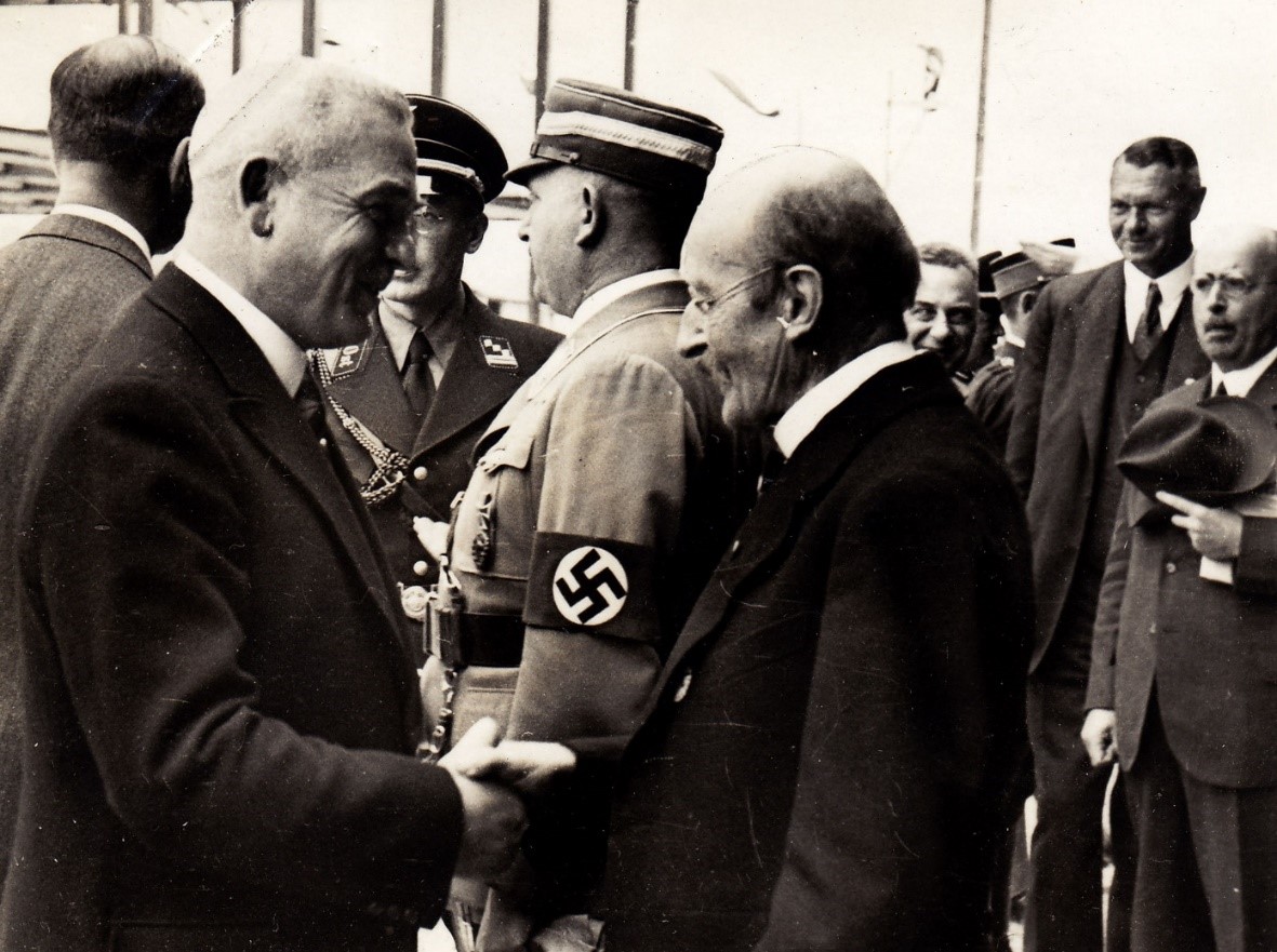 Der Präsident der Kaiser-Wilhelm-Gesellschaft Max Planck (rechts) und der Stahlindustrieelle und Kuratoriumsmitglied des KWIE Albert Vögler bei der Grundsteinlegung für den Neubau des KWIE am 3. Juni 1934.